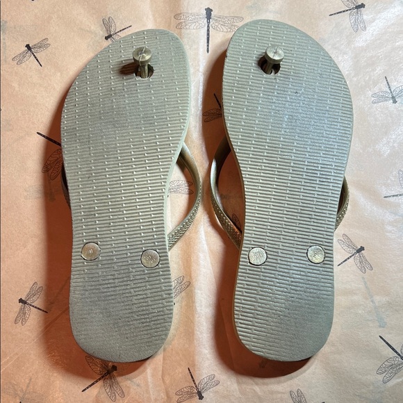 Havaianas Tropical and Neutral Flip Flops Collection - Picture 4 of 8